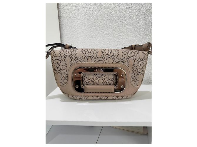 Loewe Borsa a tracolla Anagram Coated Canvas Kite Baguette Rosa Beige Grigio - vista 4
