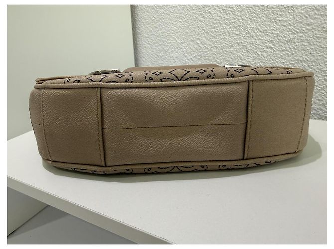 Loewe Borsa a tracolla Anagram Coated Canvas Kite Baguette Rosa Beige Grigio - vista 9