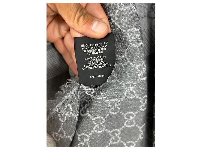 Gucci Sciarpa GG Supreme in lana grigia Grigio - vista 5