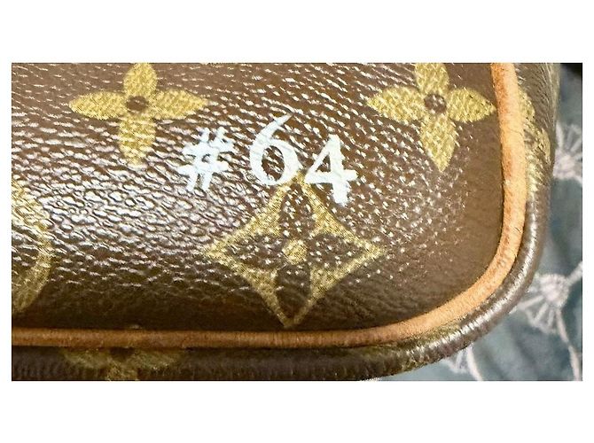 Louis Vuitton Keepall Bandoulière 55 Mike Tyson vs Mickey Monogram Marrone Multicolore - vista 10