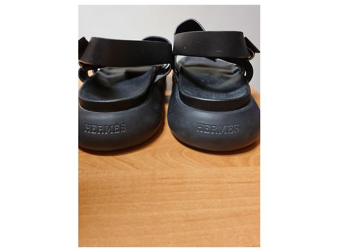 Sandali Hermès Doha in pelle nera Nero - vista 2