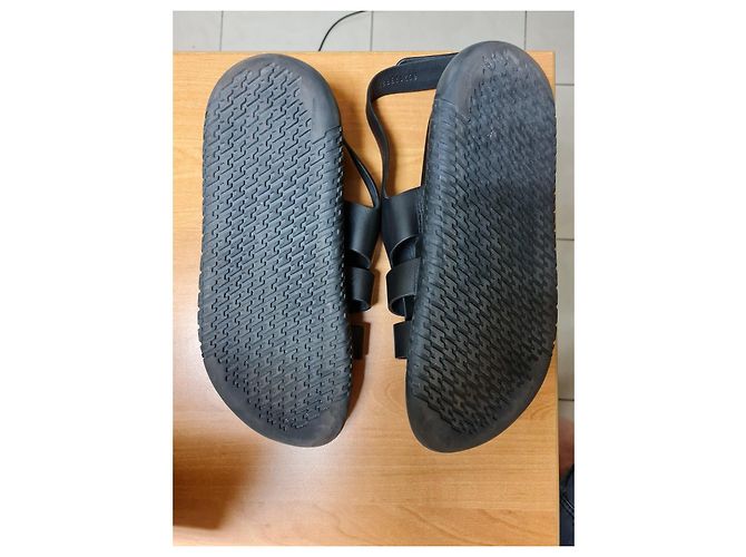 Sandali Hermès Doha in pelle nera Nero - vista 5