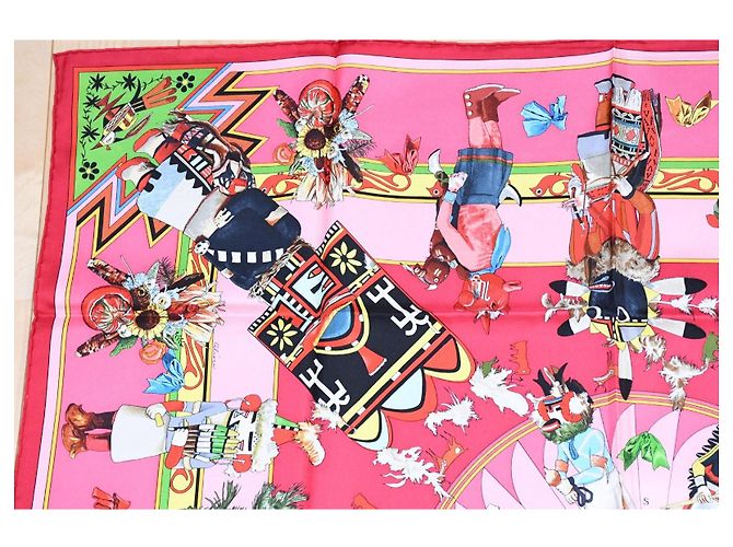 Carré Hermès Kachina di Kermit Oliver 90cm in seta - Rosa Nativo Marrone Nero Bianco Rosso Blu Verde Giallo - vista 3