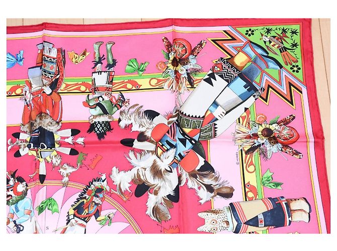Carré Hermès Kachina di Kermit Oliver 90cm in seta - Rosa Nativo Marrone Nero Bianco Rosso Blu Verde Giallo - vista 4