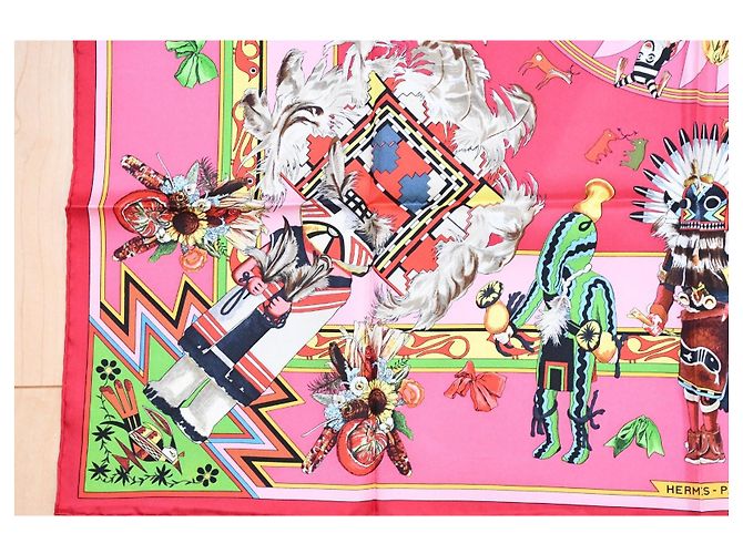 Carré Hermès Kachina di Kermit Oliver 90cm in seta - Rosa Nativo Marrone Nero Bianco Rosso Blu Verde Giallo - vista 6