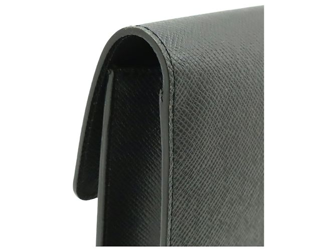 Clutch Louis Vuitton Taiga Belaia Nero Grigio - vista 5
