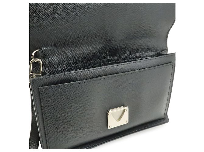 Clutch Louis Vuitton Taiga Belaia Nero Grigio - vista 7