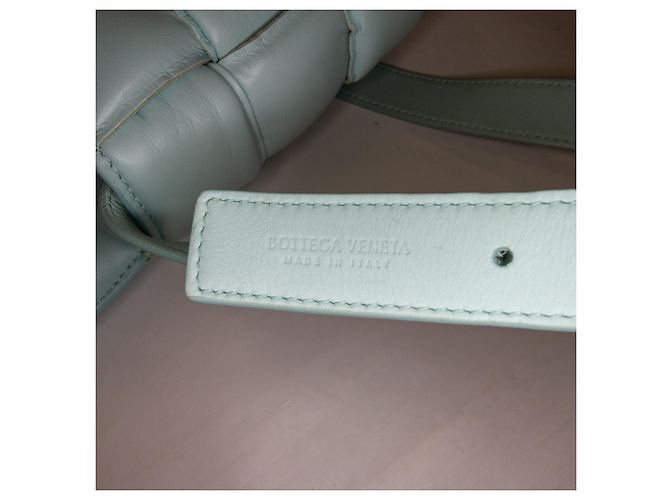 Bottega Veneta Sac bandoulière Cassette en nappa bleu Intrecciato rembourré Bleu clair - vue 10