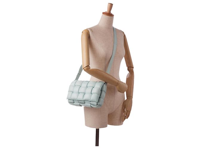 Bottega Veneta Sac bandoulière Cassette en nappa bleu Intrecciato rembourré Bleu clair - vue 13