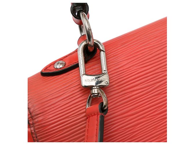 Louis Vuitton Rosso Epi Cluny BB - vista 18