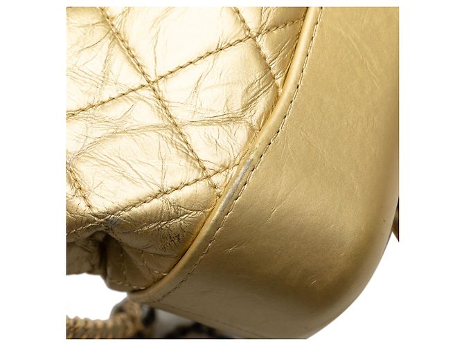 Chanel Gabrielle Crossbody in agnello metallizzato oro Small D'oro - vista 10