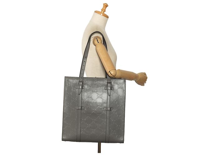 Tote vertical em couro com relevo GG cinza Gucci Marrom - vista 9