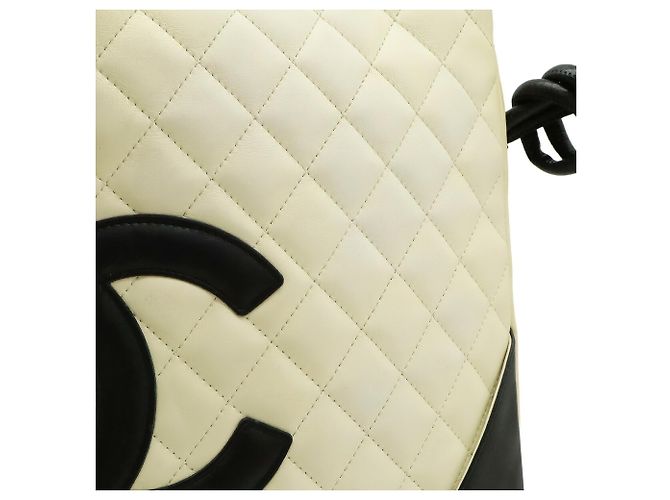 Borsa a tracolla Chanel Cambon Line Coco Mark Medium Nero Bianco - vista 10