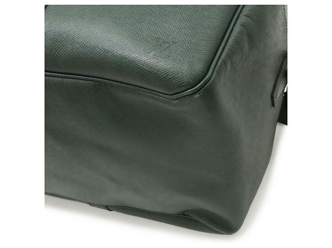 Borsa Boston Louis Vuitton Taiga Kendall PM Verde - vista 4