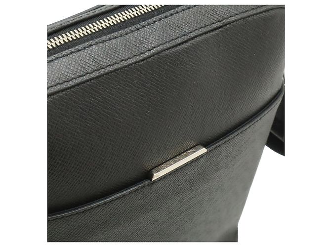 Borsa a tracolla Louis Vuitton Taiga Anton Nero Grigio - vista 9