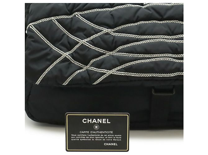 Borsa a tracolla in nylon Chanel Sport Line Nero Bianco - vista 10