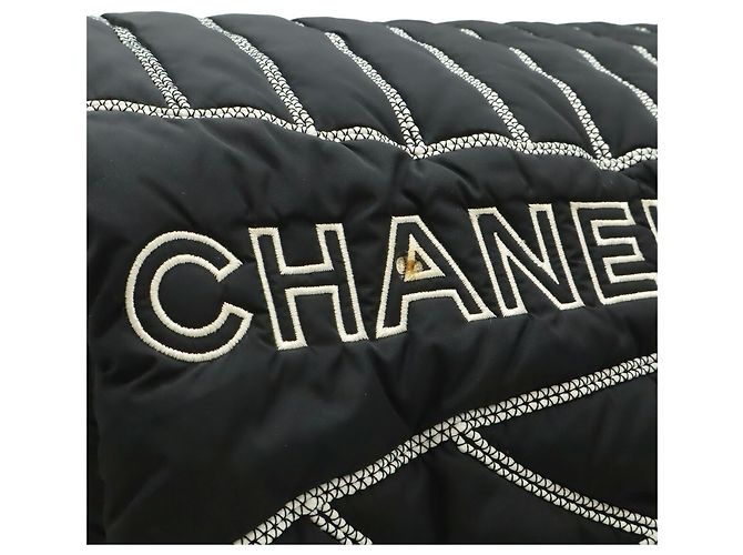 Borsa a tracolla in nylon Chanel Sport Line Nero Bianco - vista 9