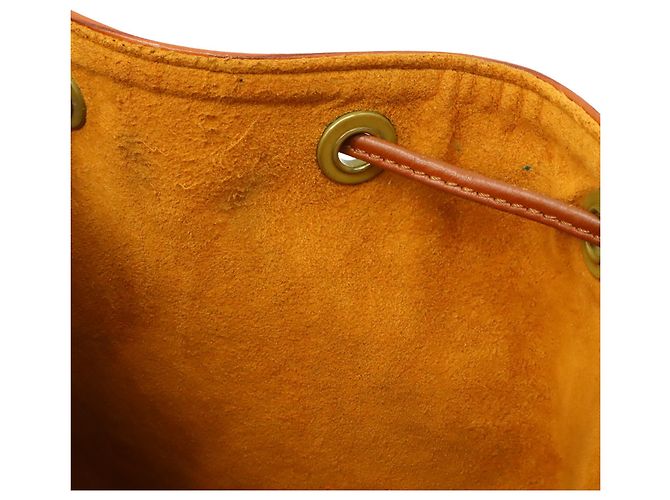 Noe Borsa a Spalla Louis Vuitton Epi Petit Noé Marrone - vista 7