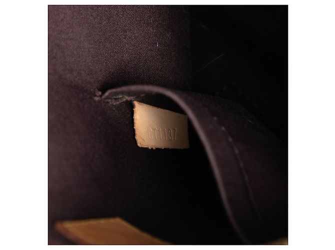 Louis Vuitton Alma BB in Vernis Monogram Viola Porpora - vista 5