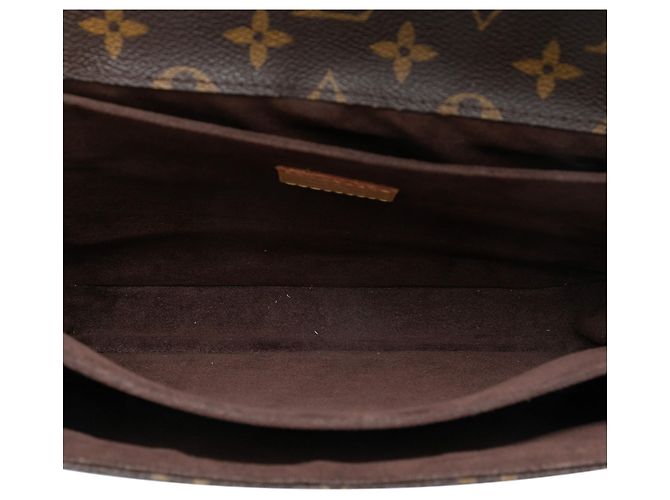Louis Vuitton Pochette Metis Monogram Marrón Castaño - vista 4