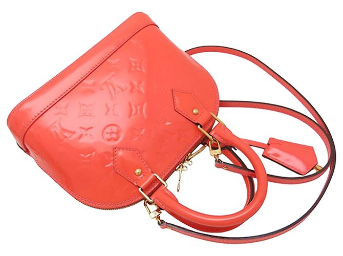 Louis Vuitton Alma BB in Monogram Vernis rosa - vista 4