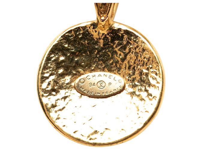 Collana con pendente rotondo Chanel Gold CC placcato oro D'oro - vista 3