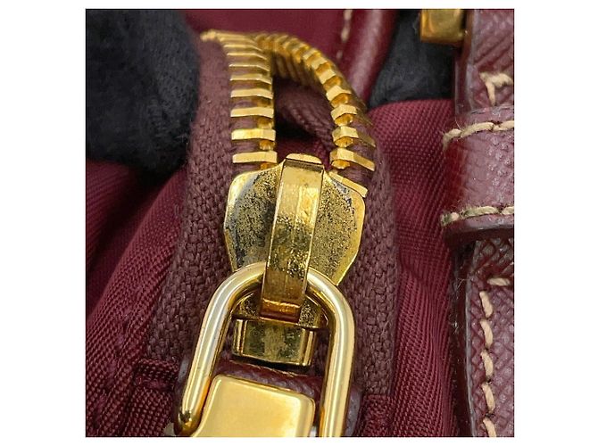 Saffiano Mochila Prada Triangle en Bordeaux Burdeos - vista 13