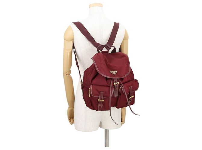 Saffiano Mochila Prada Triangle en Bordeaux Burdeos - vista 4