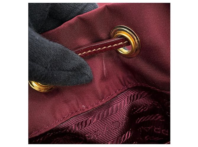 Saffiano Mochila Prada Triangle en Bordeaux Burdeos - vista 8