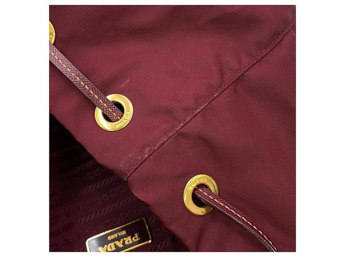 Saffiano Mochila Prada Triangle en Bordeaux Burdeos - vista 9
