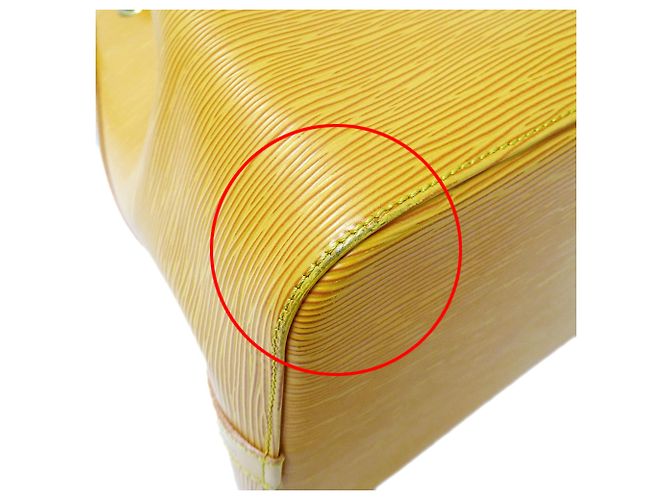 Noe Borsa Louis Vuitton Petit Noé in pelle Epi Giallo - vista 9