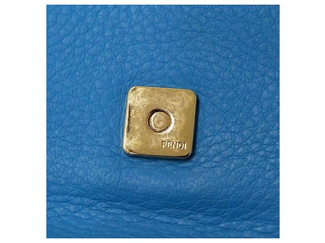 Fendi Handtasche aus hellblauem Leder - Ansicht 15