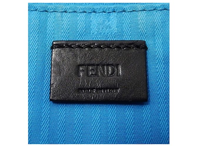Fendi Handtasche aus hellblauem Leder - Ansicht 6