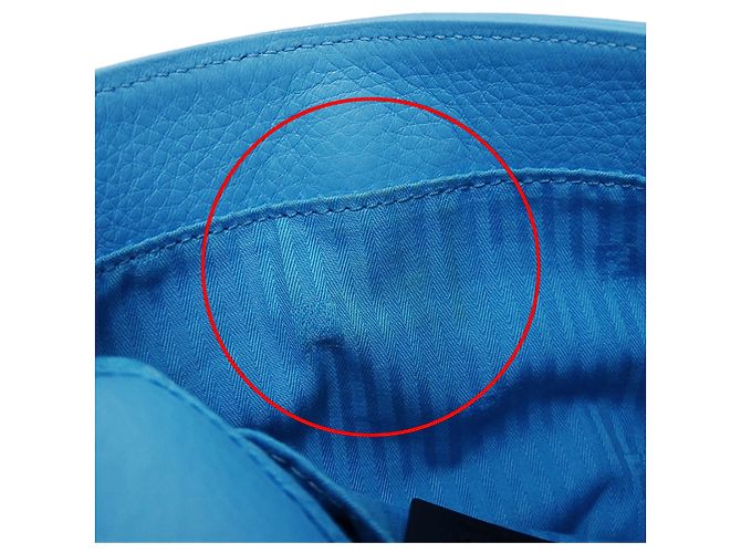 Fendi Handtasche aus hellblauem Leder - Ansicht 7