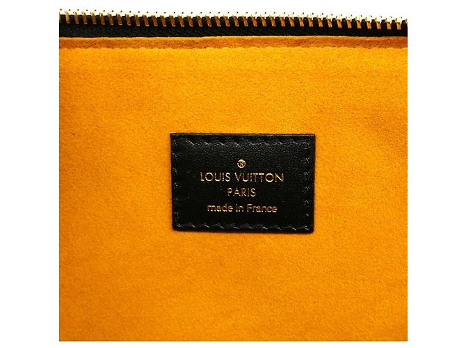 Borsa a Spalla Louis Vuitton Monogram Embossed Coussin MM Nero - vista 5