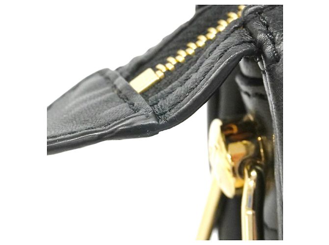 Borsa a Spalla Louis Vuitton Monogram Embossed Coussin MM Nero - vista 8