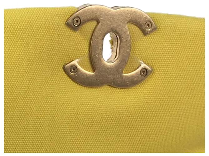 Chanel Yellow Medium Canvas 19 Flap Giallo - vista 9