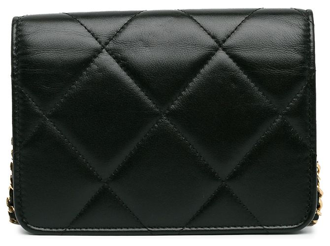 Clutch Chanel em couro de vitelo matelassê preto com strass e aba com corrente - vista 3