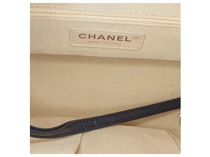 Chanel Gabrielle Crossbody in rattan marrone Small Blu Blu navy - vista 6
