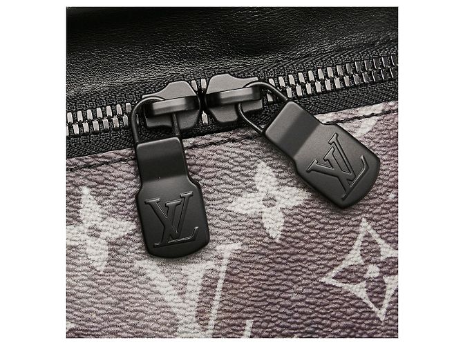Bumbag Galaxy Discovery Monogram Nero Louis Vuitton Marrone - vista 8
