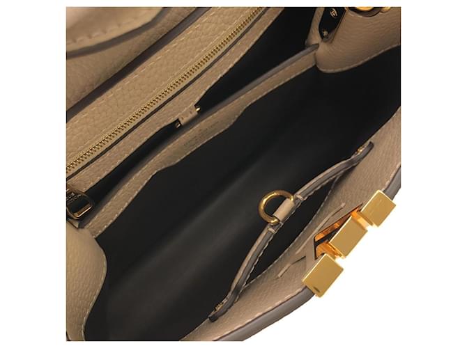 Borsa Louis Vuitton Capucines BB - vista 7