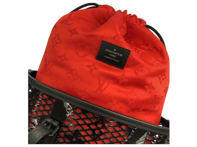 Borsa a Spalla Louis Vuitton Monogram Lace Bucket PM Nero - vista 5