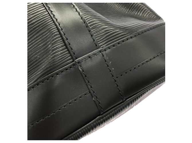 Borsa a Spalla Louis Vuitton Epi Noe Nero - vista 4