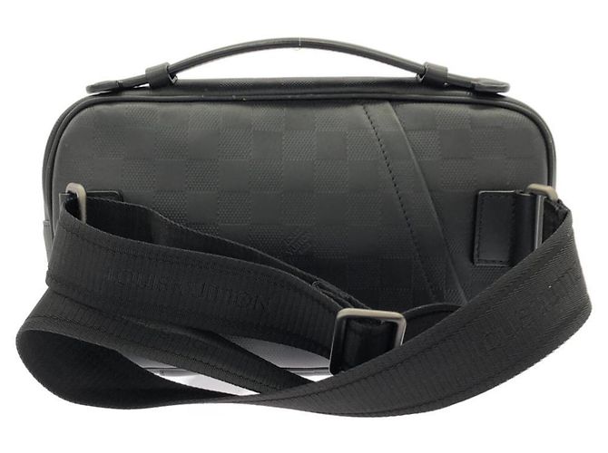 Portafoglio Louis Vuitton LV Aerogram Pilot Nero - vista 2