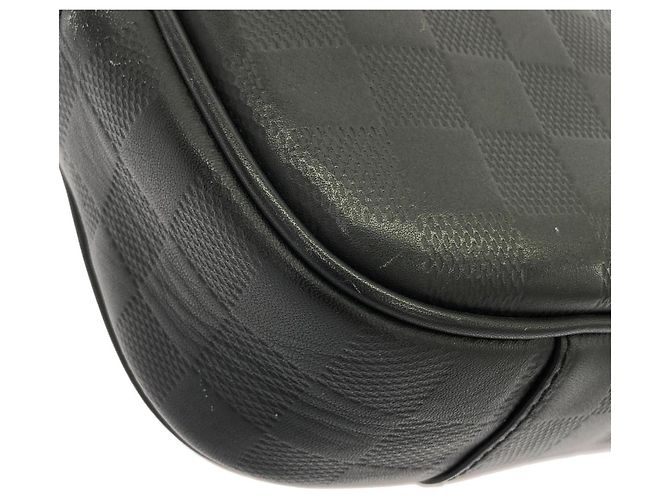 Portafoglio Louis Vuitton LV Aerogram Pilot Nero - vista 3