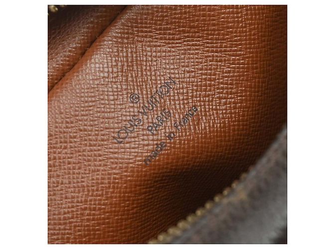 Louis Vuitton Amazone Monogram Canvas PM Marrone - vista 4