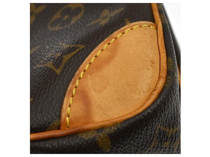 Louis Vuitton Amazone Monogram Canvas PM Marrone - vista 6