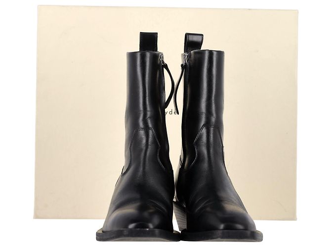 Botas de cano curto Luis em couro preto Aeyde - vista 2