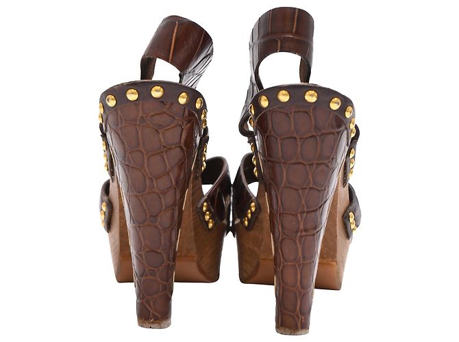 Sandali con platform Miu Miu in pelle marrone con stampa coccodrillo - vista 4