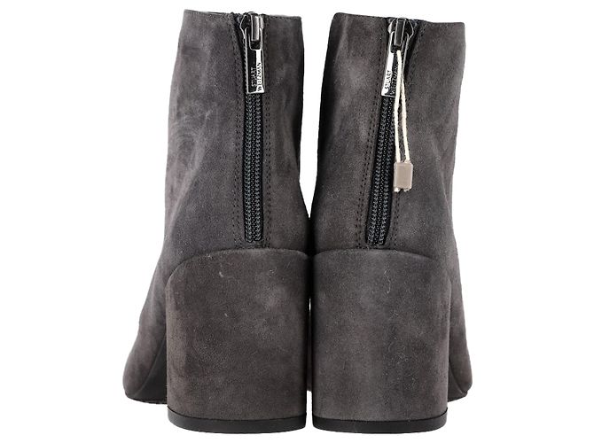 Stuart Weitzman Bacari Block-heel Ankle Boots aus grauem Wildleder - Ansicht 5